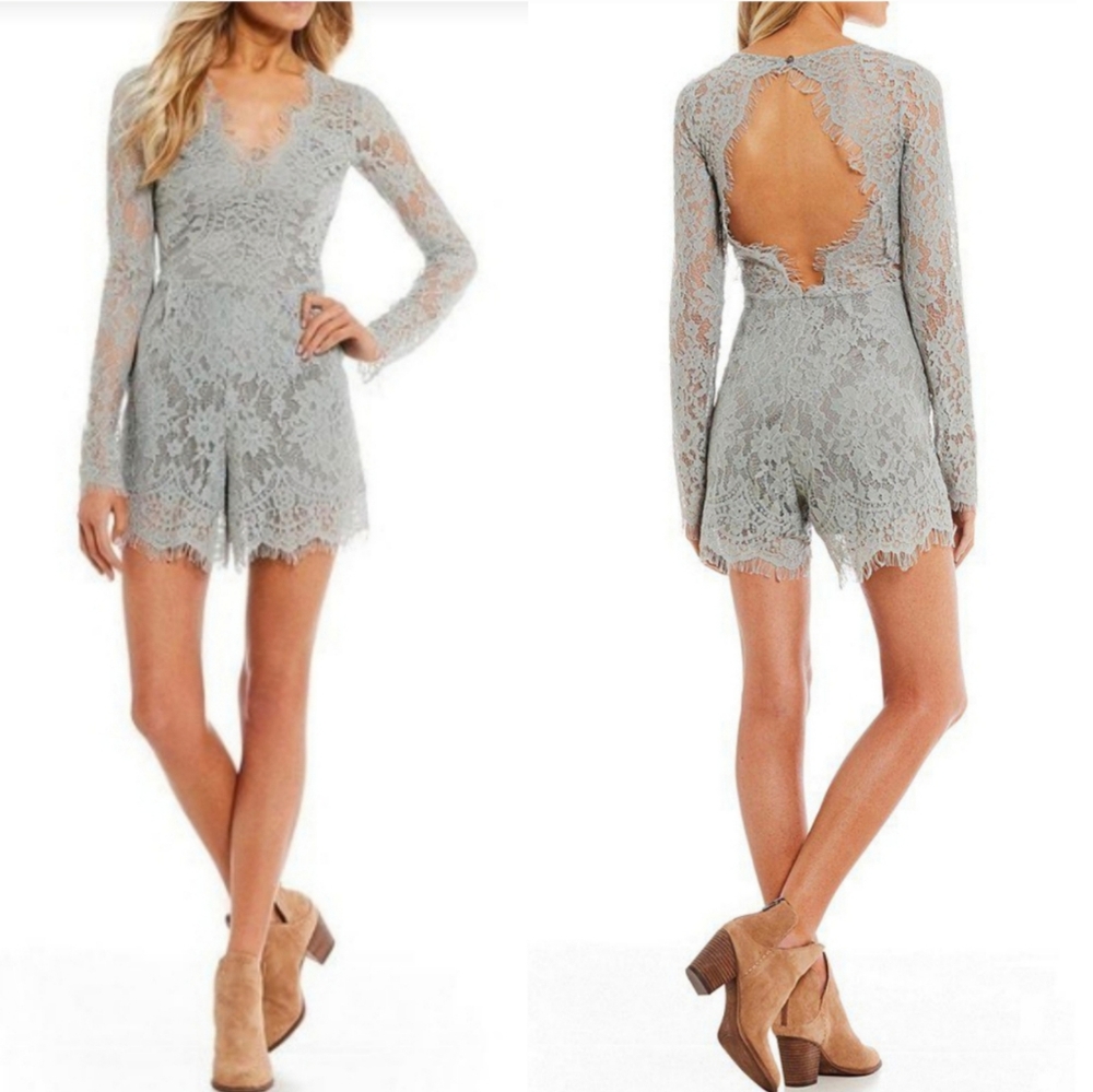 NWT Rossmore v neck open back lace romper
